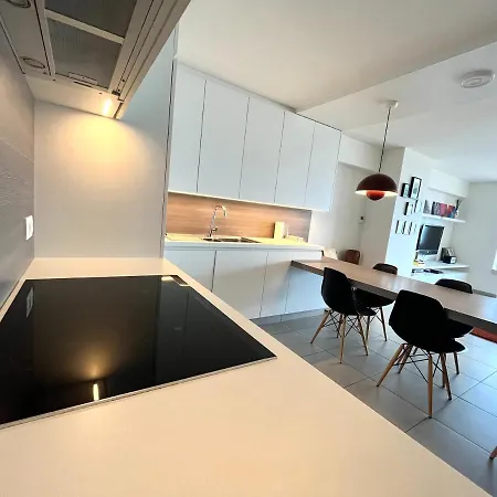 Beautiful 3-bedroom For 6 People With Front Sea View T28 Apartment *