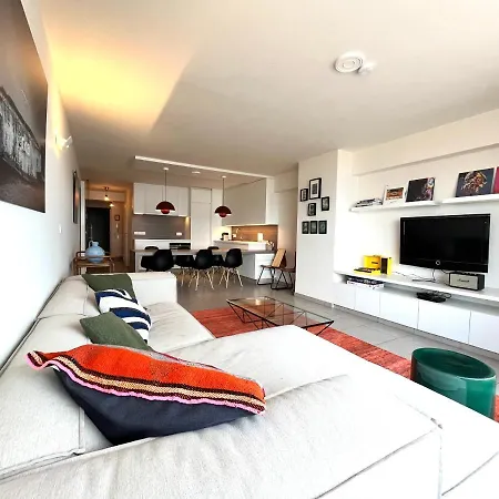 Apartment Beautiful 3-bedroom For 6 People With Front Sea View T28 Ostend