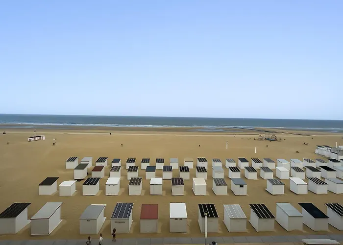 Luxury 3-bedroom With Breathtaking Sea View T28 *