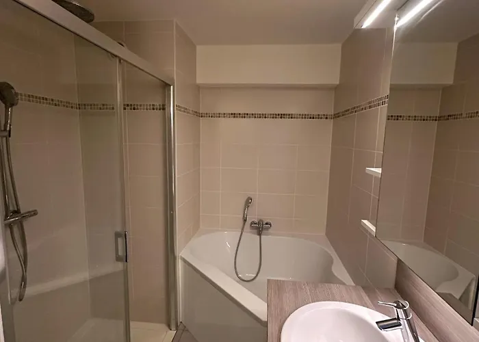 Luxury 3-bedroom With Breathtaking Sea View T28 *