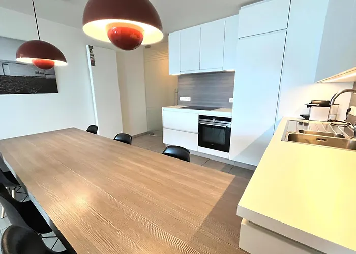 Luxury 3-bedroom With Breathtaking Sea View T28 *